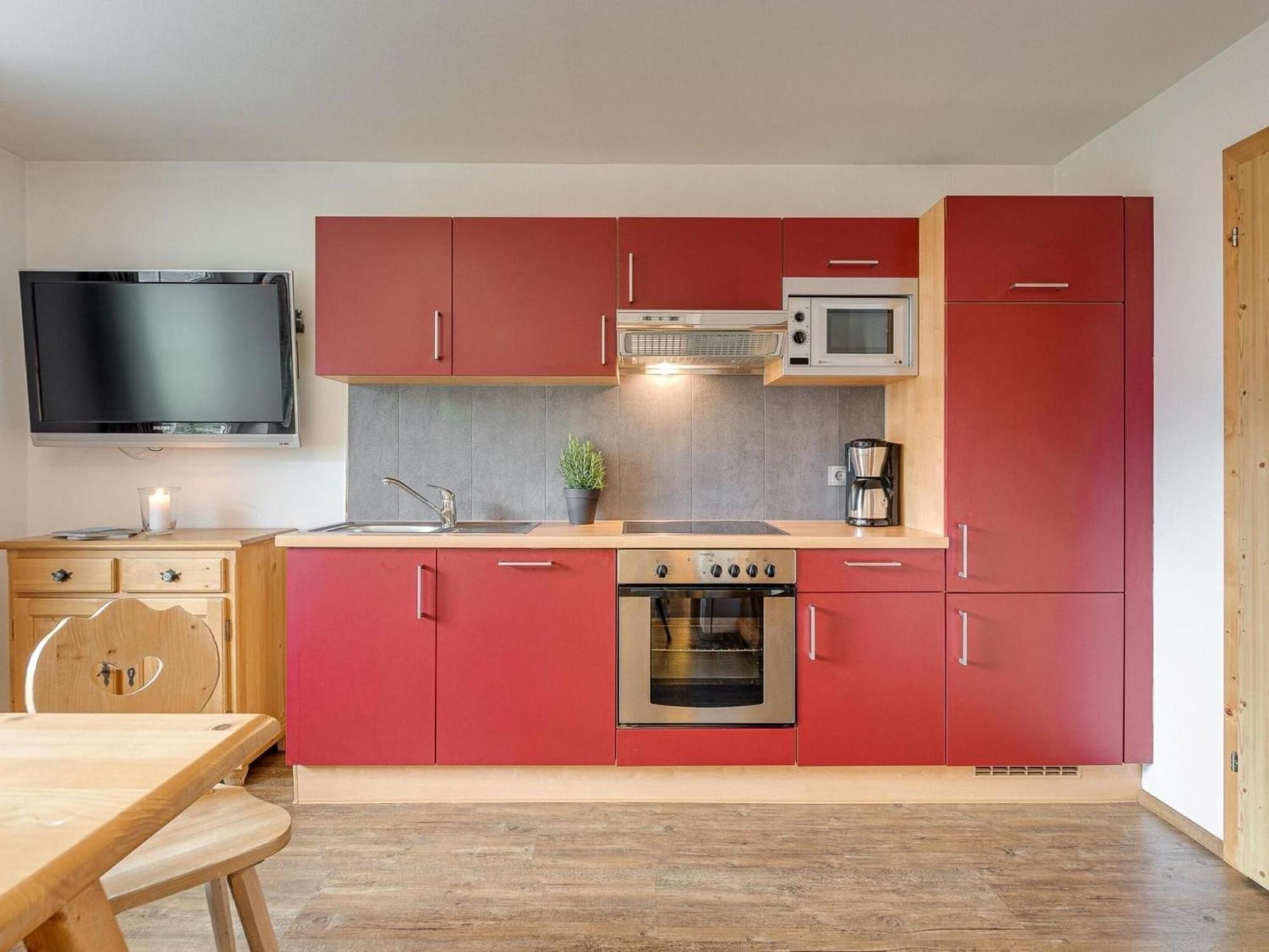 Apartment In Fuegen With A Garden Exteriör bild